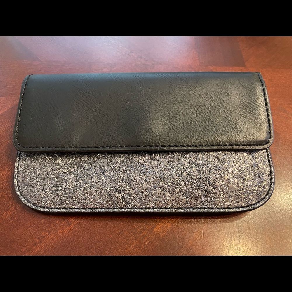 NWT Fossil Clutch